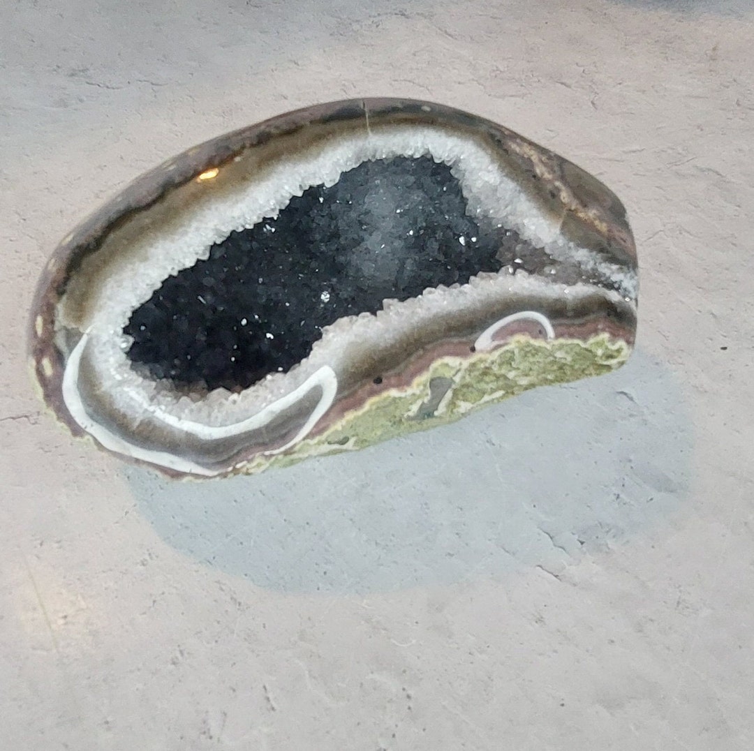 Amethyst Clam Shell // Crystal Healing // Crystal Decor Etsy