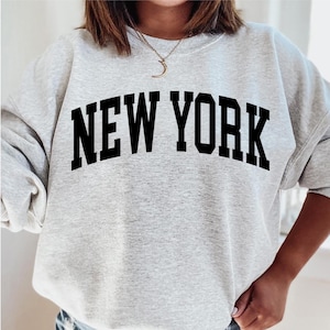 Bluza New York, sweter unisex NYC, sweter z okrągłym dekoltem Urban City, prezent podróżny, sweter Big Apple, odzież Empire State Building