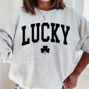 Lucky Sweatshirt, Clover Sweatshirt, St Patricks Day Sweatshirt, Saint Patrick&#39;s Pullover, Lucky Sweater, Clovers, Simple Holiday Sweater,
