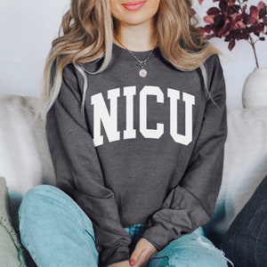 Sweater voor NICU-verpleegster | Neonatale verpleegkundige ronde hals | NICU Life-trui | Cadeau verpleegkundige waardering | Trui voor medisch personeel
