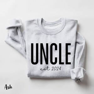 Personalized Uncle Sweatshirt, Uncle Est 2024 Hoodie, Custom Uncle, Pregnancy Announcement for Uncle, Gift for Uncle, Father&#39;s Day Shirt
