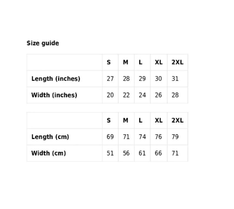 Peut inclure: Tableau des tailles avec des mesures en pouces et en centim&egrave;tres pour diff&eacute;rentes tailles&nbsp;: S, M, L, XL et 2XL. Le tableau indique la longueur et la largeur du v&ecirc;tement.