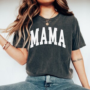Comfort Colors Mama shirt, Short Sleeve Shirt, Simple Mama Top, Gift for Mom, Personalized Mama Shirt, Mama gifts, Mama tshirt