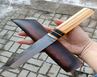 Hand Forged Tanto Knife: Carbon Steel Samurai Blade with Olive Wood Grip