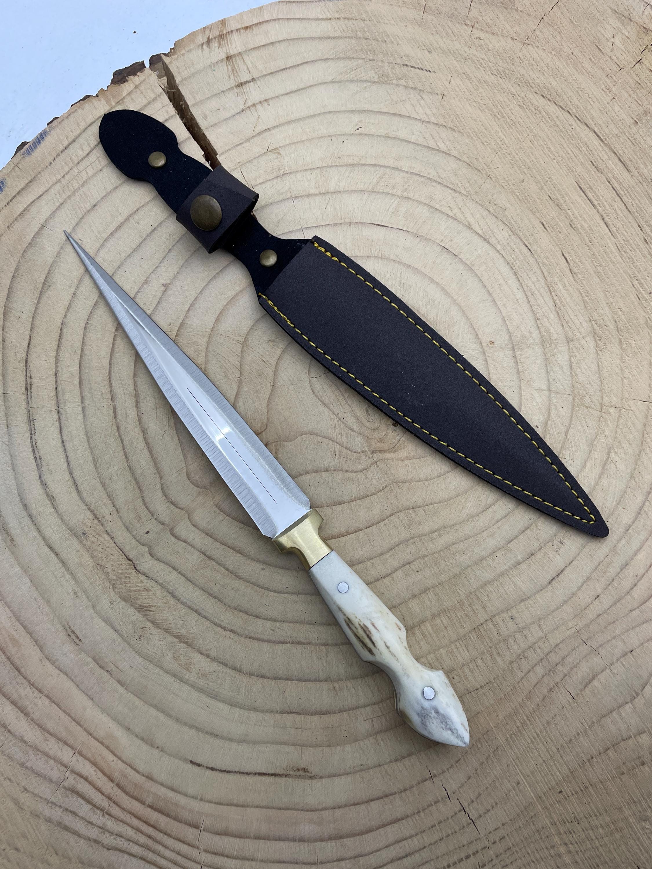 手作りの鹿の角のダガーナイフ（鞘付き）Athameナイフ。彼氏や花婿の