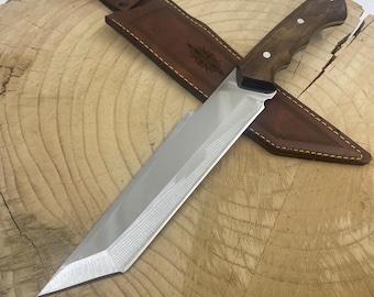 Coltello Tanto in noce fatto a mano con fodero in pelle: coltello da caccia e campeggio inciso.