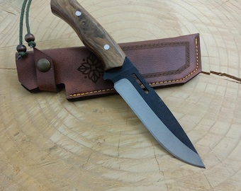 Handmade Hunting Knife: Personalized Engraved Bushcraft Knife with Leather Sheath