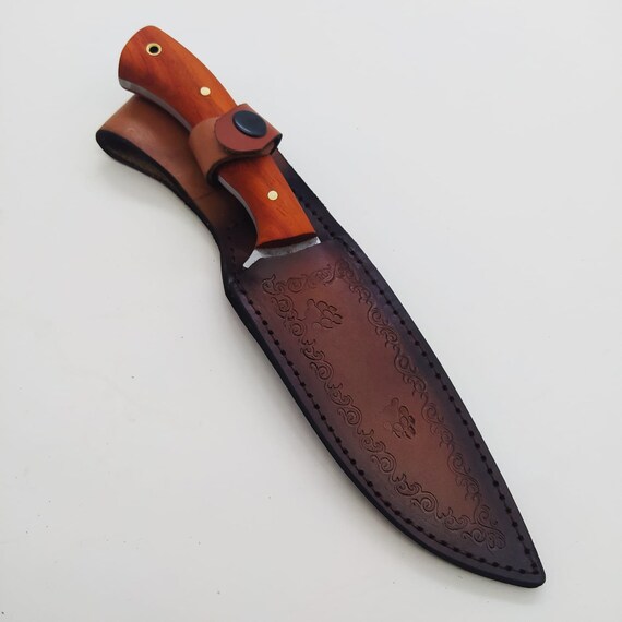 ハンティングナイフ　Cherokee Hunting Knife Hand Forged Carbon Steel Hunting Knife with Paduk Handle & Leather