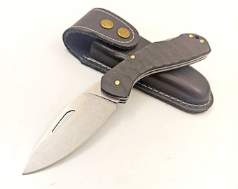 Navaja plegable grabada a medida: mango de nogal, regalo ideal para cazadores con funda de cuero.
