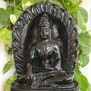 Statua del Buddha in ossidiana nera fatta a mano: scultura di cristallo curativo