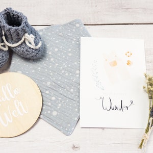 Geschenkbox zur Geburt Häkelschuhe mit Karte Hallo kleines Wunder