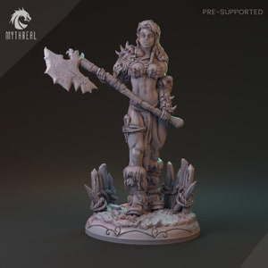 DnD | パスファインダー | TTRPG 女性ハーフオーク | オークバーバリアン | ファイター 未塗装ミニチュア