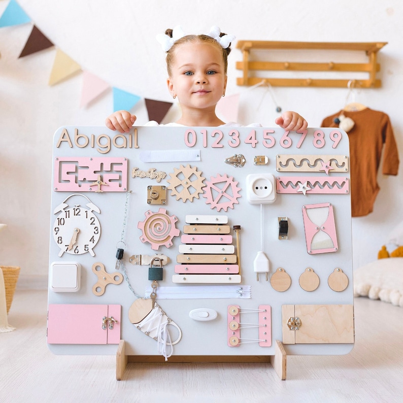 Kleinkind Busy Board für 1 2 3 Jahre alt, 1.Geburtstag Junge Mädchen Geschenk, Baby Beschäftigungsbrett, Montessori Busy Board, Geschenk für Kinder Large + Stand
