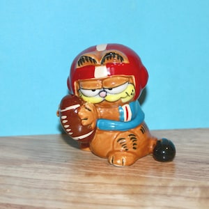 Vintage Garfield Football Player Ceramic Figurine Enesco