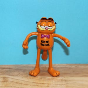 Vintage Garfield Bendable Figure - &quot;Kiss Me, You Fool&quot;
