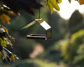 Emil unser liebevoll, handwerklich hergestelltes Vogelhaus, Vogelfutterhaus aus Minden