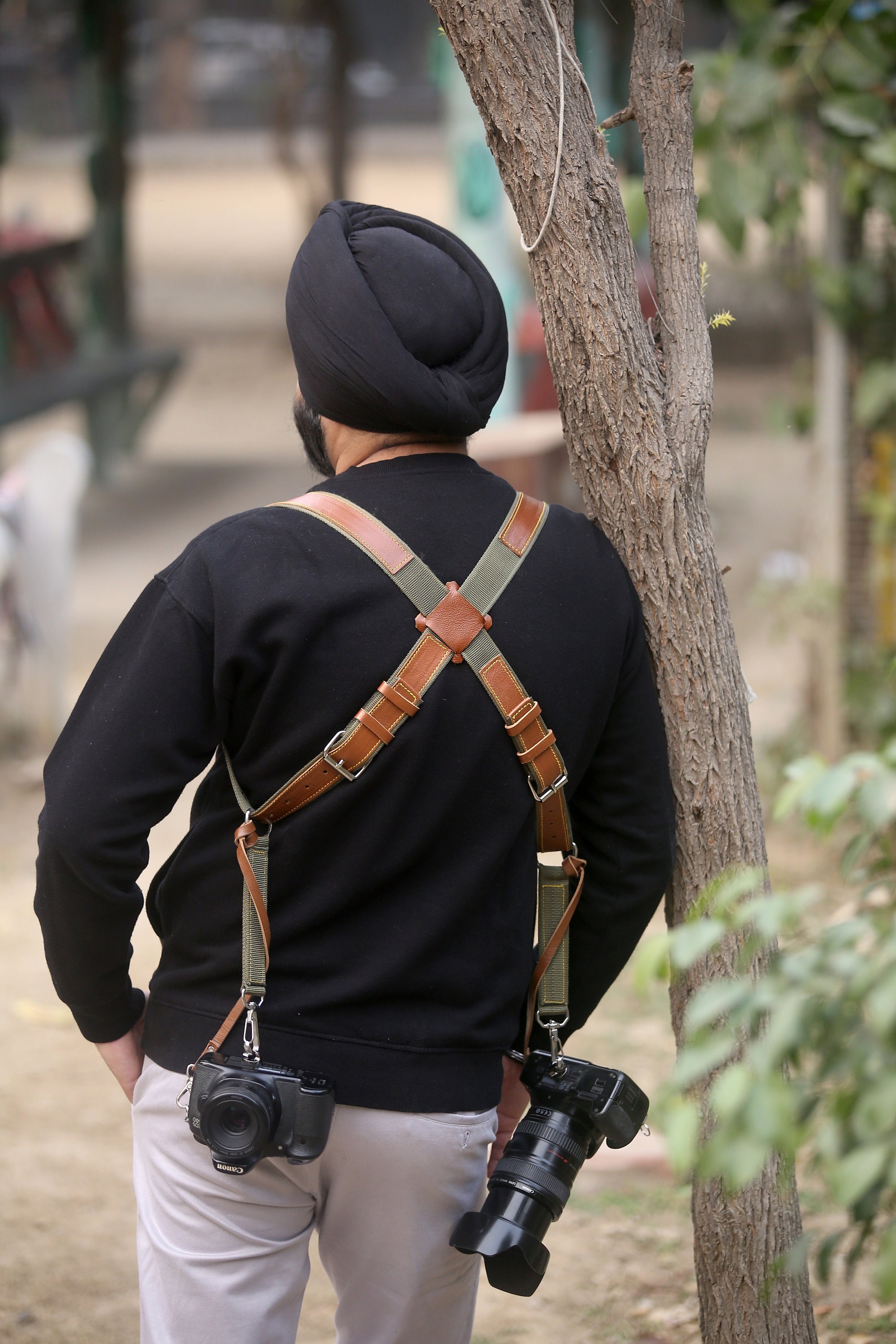 BASIC GEAR: Leather Camera Bag in Vintage Rustic Look for DSLR- Mirrorless  Sony, Nikon, Canon, Pentax Camera.