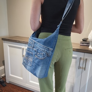 upcycled hobo denim tas, gerecyclede jeans tas, relaxte jeans shopper, schouder denim tas, no waste denim tas, eco tas, vintage jeans tas.