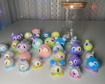 Pastel Quiet Critters (35) | Companheiro de mesa para gerenciamento de sala de aula | Amigo para distanciamento social | Brinquedo felpudo multicolorido | Educação domiciliar