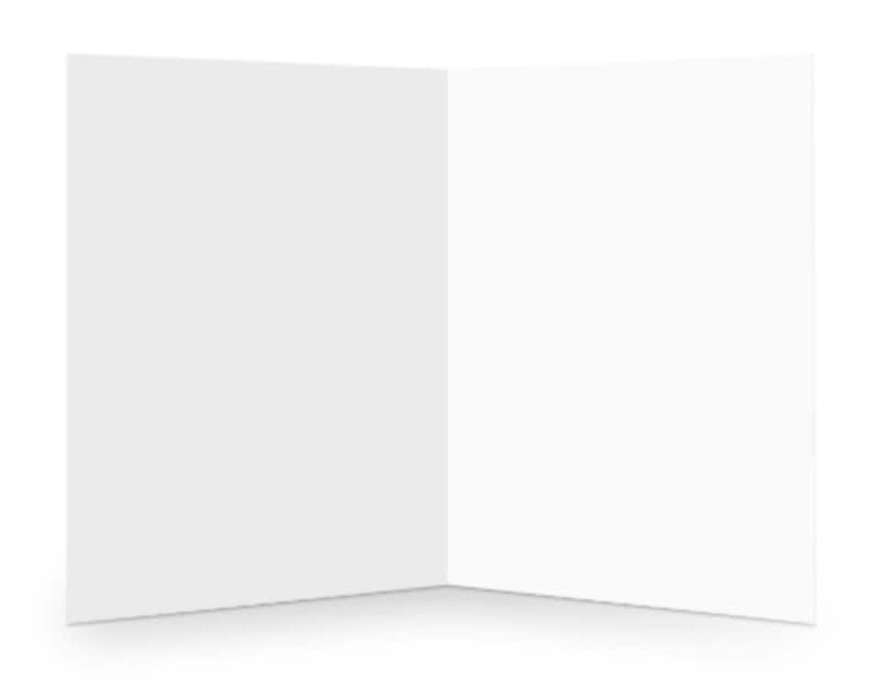 Puede incluir: Tarjeta blanca en blanco con un pliegue en el medio.