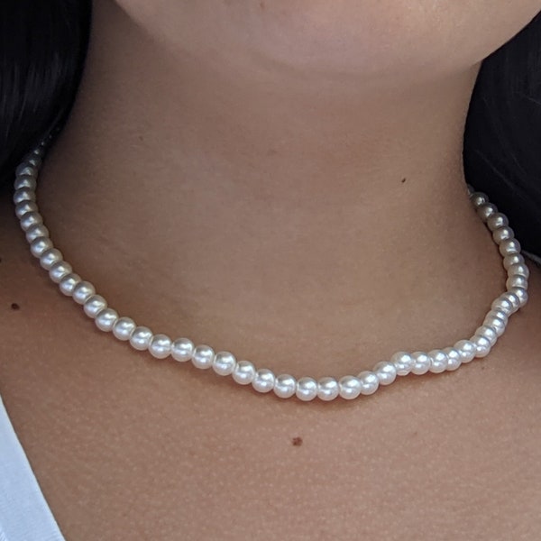 Customizable Pearl Necklace