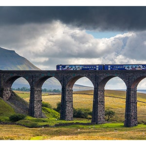 Viaduto Ribblehead Yorkshire Dales Trem de passageiros Ingleborough Settle & Carlisle Railway - Cartão de felicitações