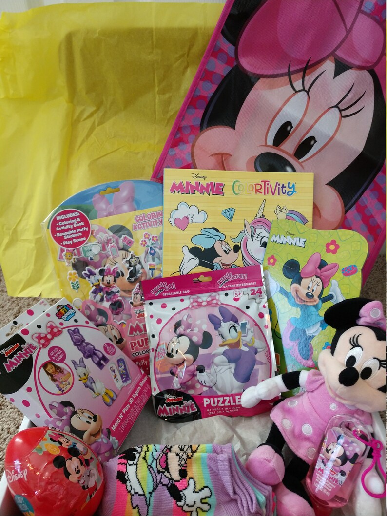 Minnie Mouse Gift Box with Notecard