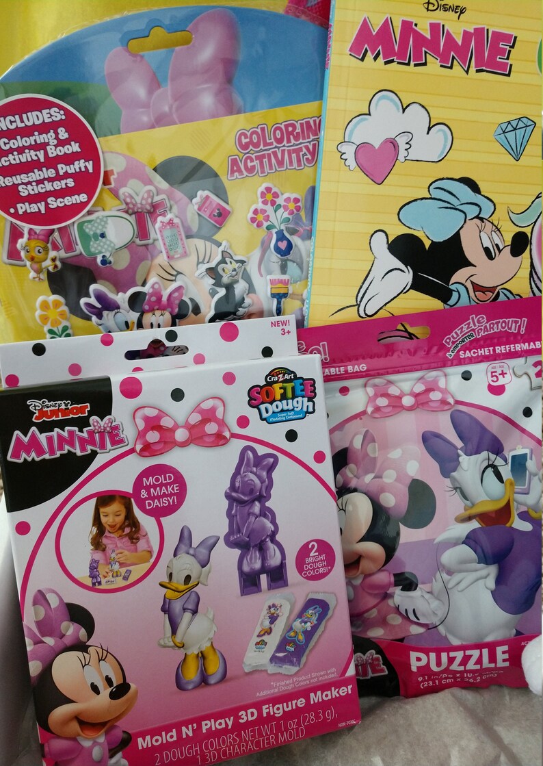 Minnie Mouse Gift Box with Notecard