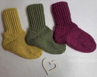 Babysocken Erstlingssocken handgestrickt in verschiedenen Farben  wählbar