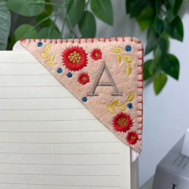 Personalized Embroidery Felt Bookmarks Letters Handmade Corner Bookmark 4 Season Letter & Flower Felt Bookmark Set image 8