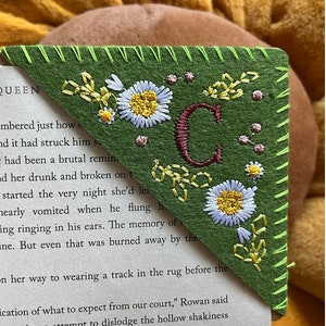 Personalized Hand Embroidered Corner Bookmark, Felt Triangle Page Stitched Corner Handmade Bookmark, gift for her , gift for mom image 1