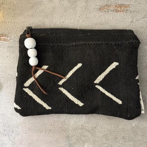 Black and ivory arrow (no pockets ivory insert)