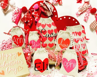 Valentines day treat bags, valentines day party favor , valentines day goodie bags, gift bags for kids, personalized gift, hearts treat bags