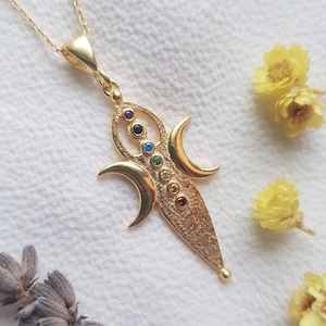Triple Moon Goddess Necklace, 925 Sterling Silver Minimal Goddess Pendant with Chakra Stones, Minimal Hecate Necklace, Mythological Jewelry