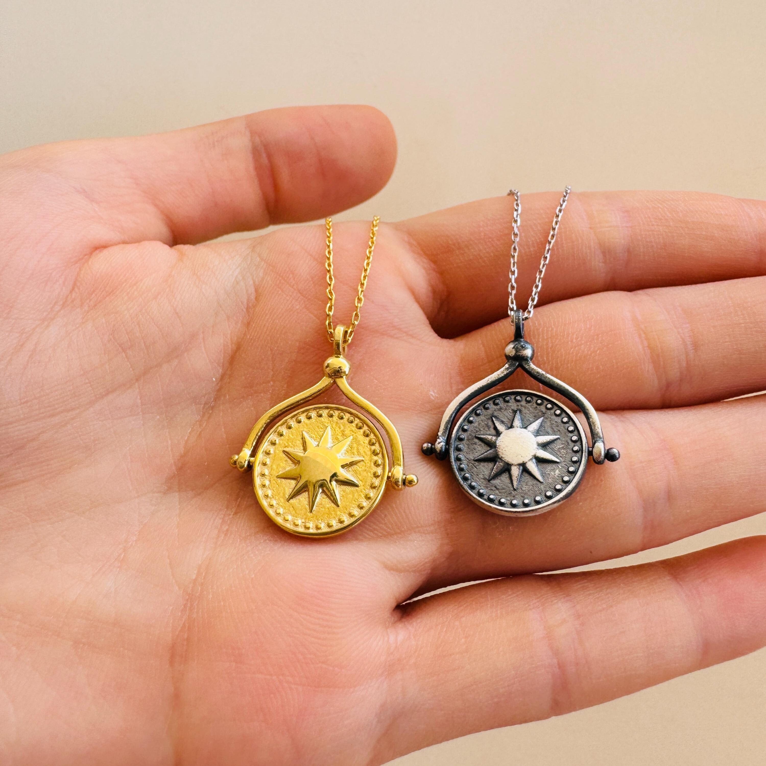 スターリングシルバーの太陽と月のフィジェットネックレス：天体スピナーチャーム