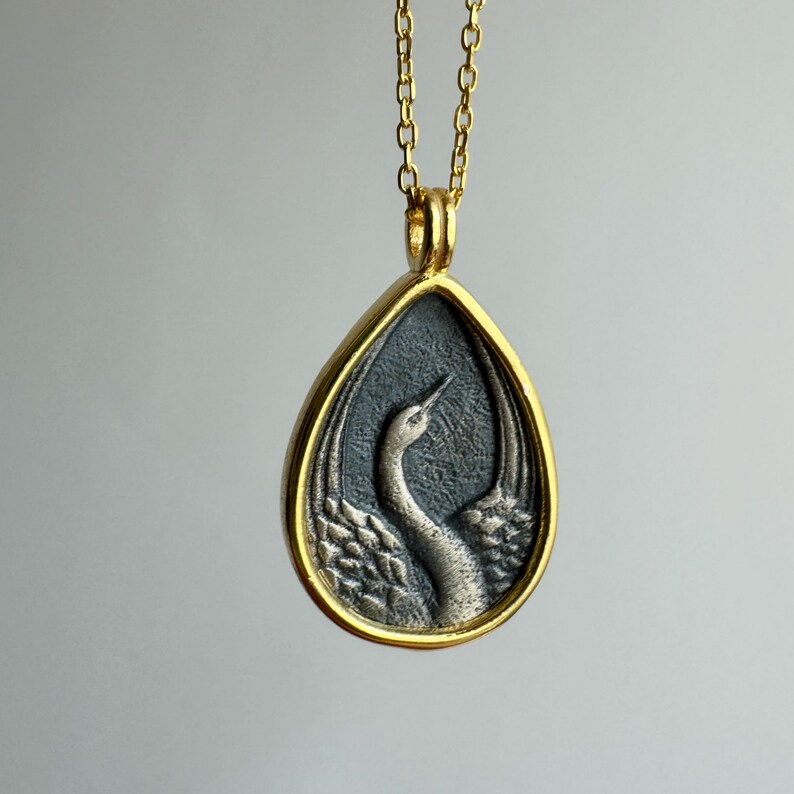 Crane Necklace, Solid 925 Sterling Silver Minimal Bird Charm, Crane Portrait Pendant, Animal Necklace, Gift for Bird Lover, Unique Jewelry