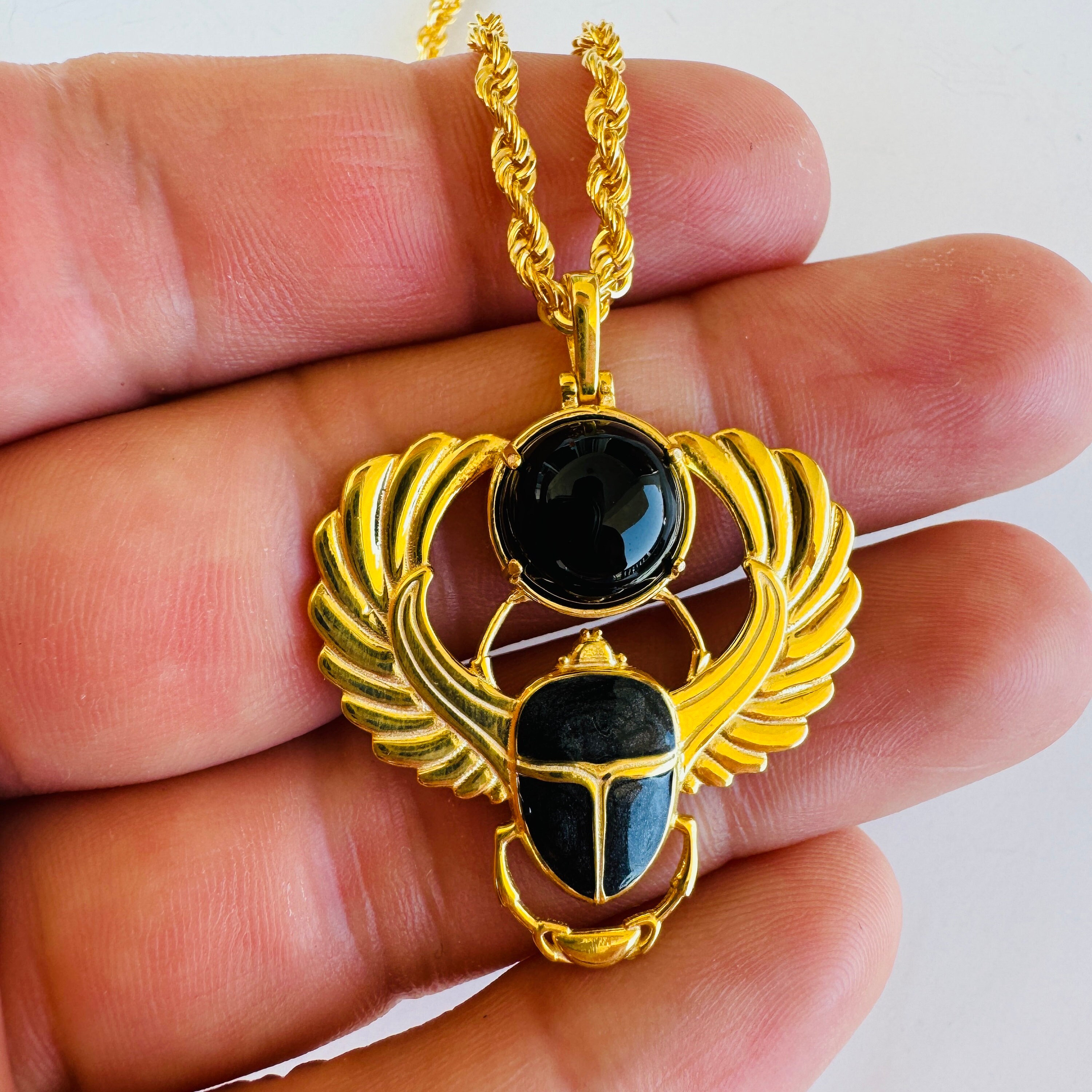 Collar de escarabajo de ónix negro: colgante de khepri egipcio de plata de  ley 925 - Etsy México, image size:3000x3000
