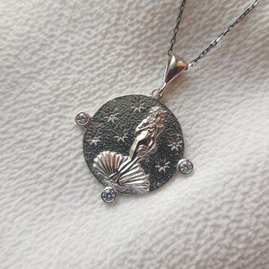 Goddess VENUS Necklace, 925 Sterling Silver Birth of Venus Pendant, Venus Medallion, Goddess of Love Aphrodite Necklace, Sandro Botticelli