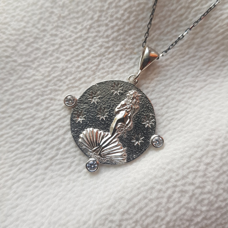 Goddess VENUS Necklace, 925 Sterling Silver Birth of Venus Pendant, Venus Medallion, Goddess of Love Aphrodite Necklace, Sandro Botticelli