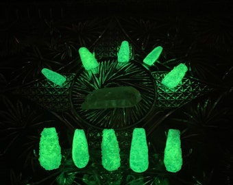 Clear quartz glow in dark press on nails