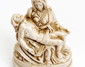 Vatican Pieta Statue Michelangelo’s Virgin Mary and Jesus Figurine
