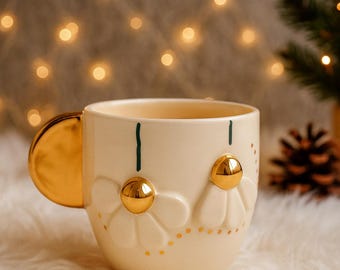 Taza de cerámica con diseño floral