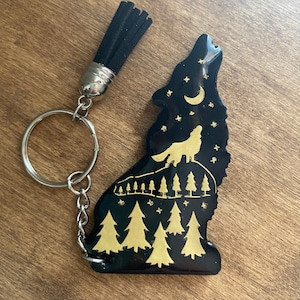 Wolf Keychain | Black and Gold Wolf Keychain | Unisex Key Ring | Howling Wolf for Keys