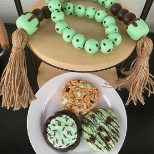 Fake Mint Chocolate Chip Cookies and Garland | Fake Cookies | Fake Bake Tiered Tray Decor | Fake Sweets Faux Cookies
