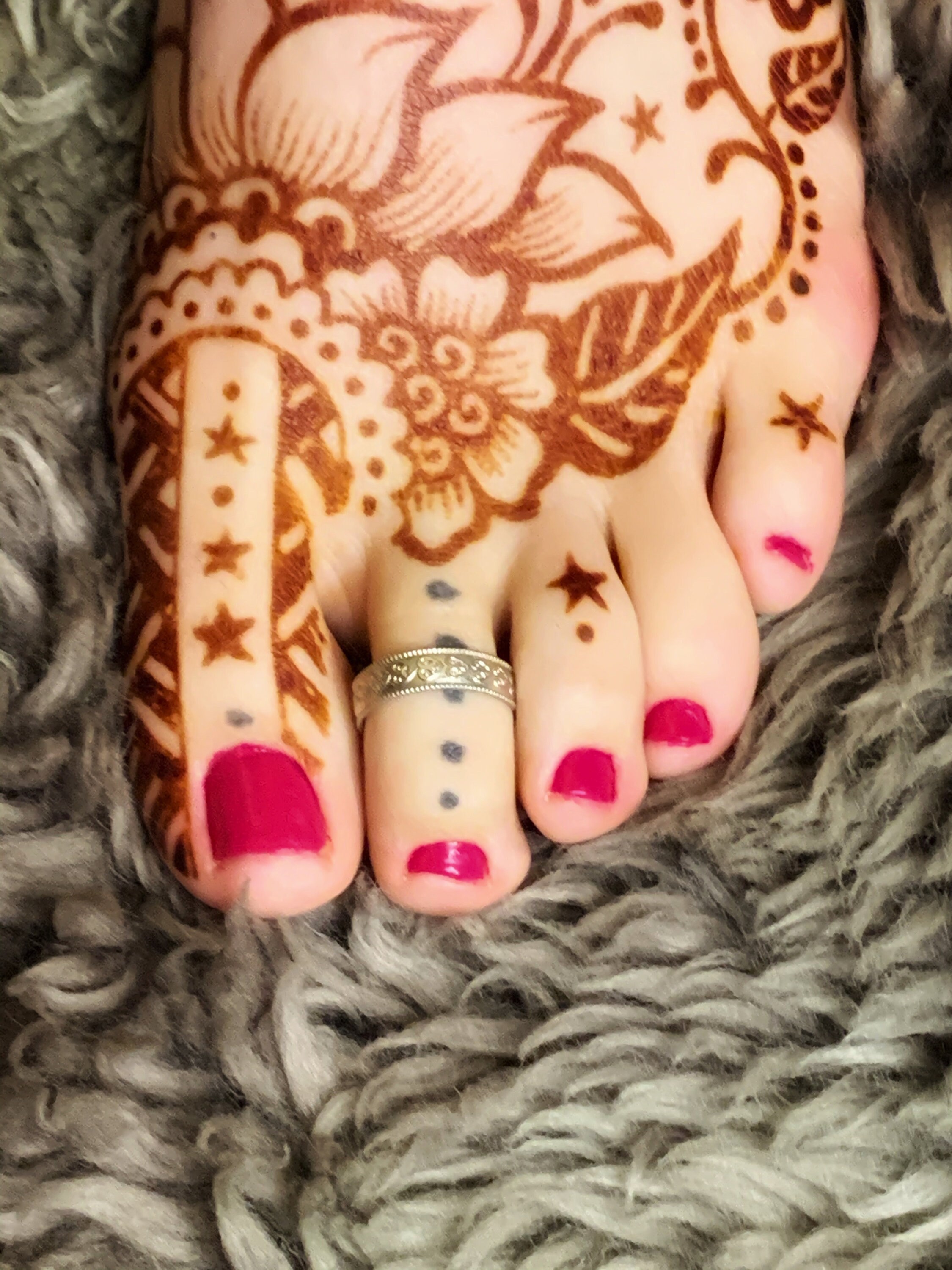 Elizabethan Heart Fitted Toe Ring Midi Finger Ring Finger Etsy