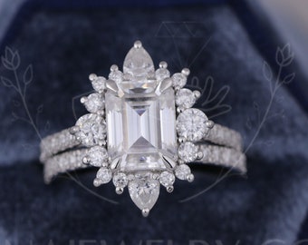 2.5 CT Emerald Cut Moissanite Halo Engagement Ring Set, 14K Solid White Gold Ring Set, Bridal Ring Set, Wedding Ring Set, Starburst Ring Set