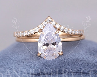 Zestaw pierścionków zaręczynowych z 3-karatowego szlifu gruszkowego Moissanite, zestaw pierścionków ze złota 14K, zakrzywiona obrączka, zestaw pierścionków do układania w stosy, zestaw obrączek ślubnych, zestaw pierścionków ślubnych