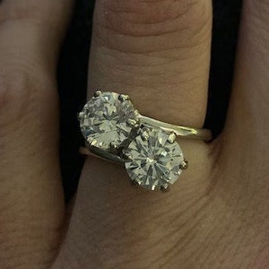 Pierścionek Toi Et Moi, okrągły pierścionek z diamentem Moissanite, pierścionek z litego złota 14K, pierścionek z dwoma kamieniami, pierścionek obietnicy, prezent na rocznicę, pierścionek You And Me