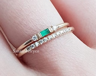 Minimalist Women Ring, Green Baguette Ring, Emerald Stone Engagement Ring, Thin Band Ring, 14K Gold Dainty Rings, Stacking Rings For Women