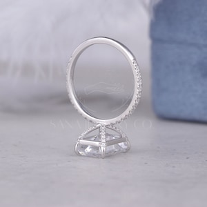 Elongated Moissanite Ring 5 CT Emerald Moissanite Engagement Ring Dainty Promise Ring Huge Diamond Ring 14K Solid Gold Ring Lab Diamond Ring